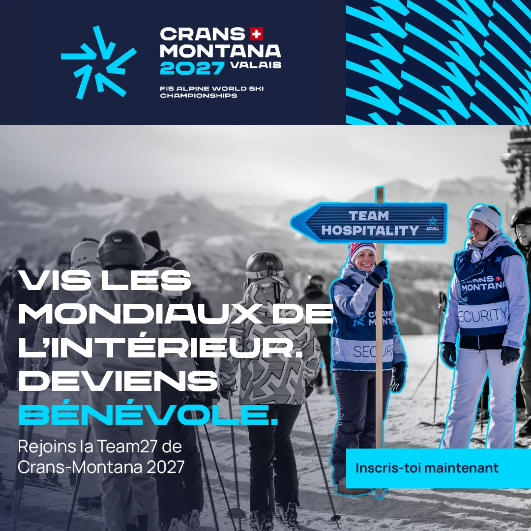 Visuel de recrutement Team27 avec deux bénévoles et l’accroche « Vis les Mondiaux de l’intérieur »